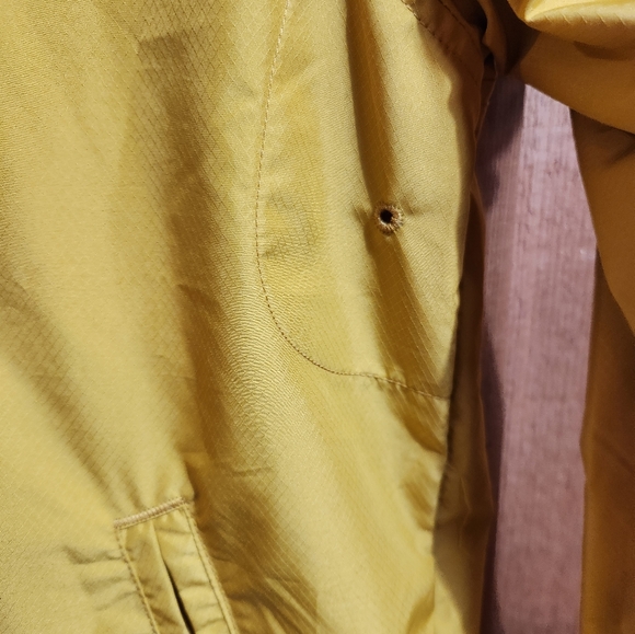 Herschel Voyage Coach Windbreaker Jacket Snap Button Closure Yellow Small - Picture 4 of 9